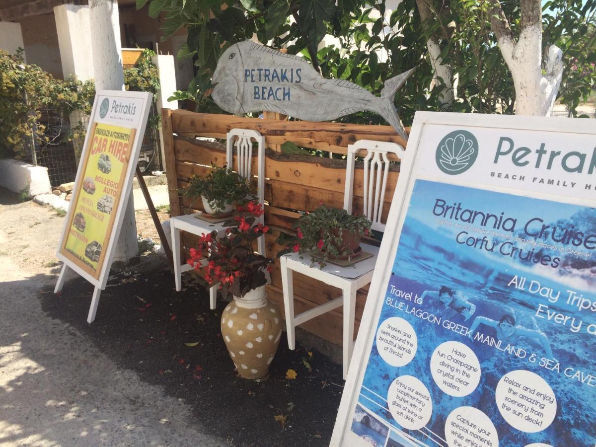 Petrakis Beach 레프킴미 외부 사진