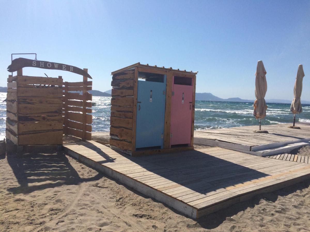 Petrakis Beach 레프킴미 외부 사진