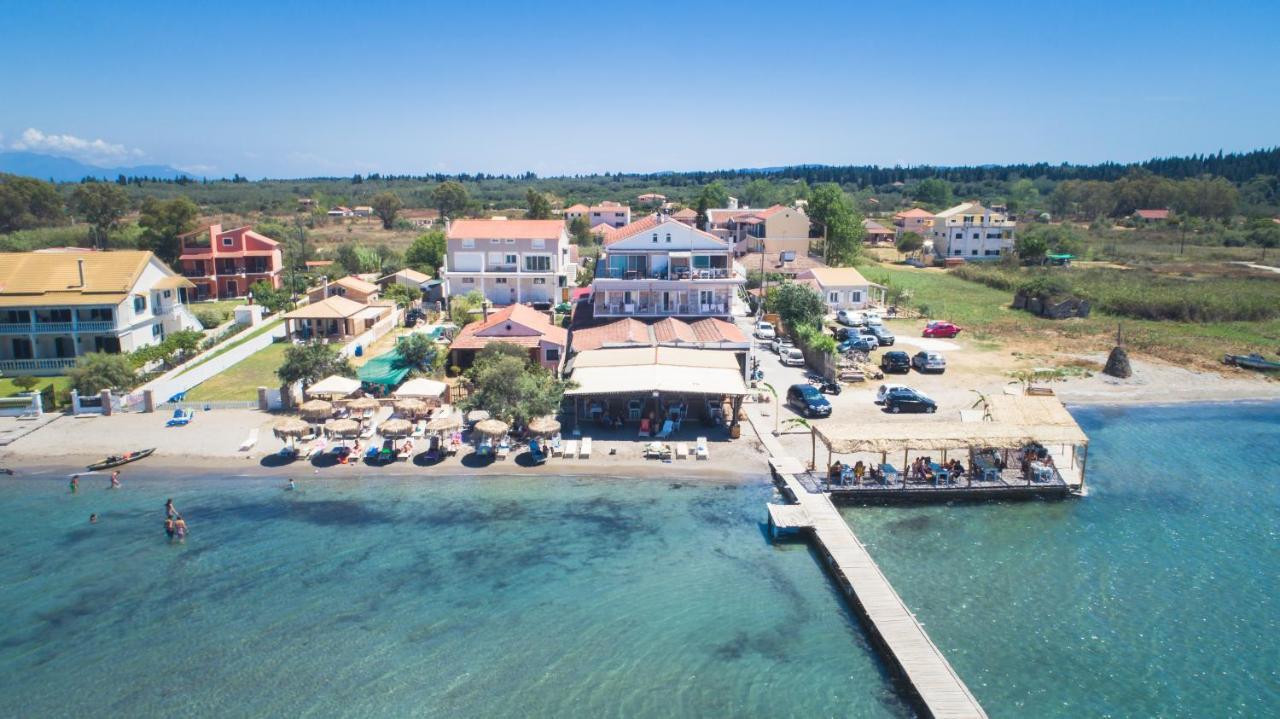 Petrakis Beach 레프킴미 외부 사진