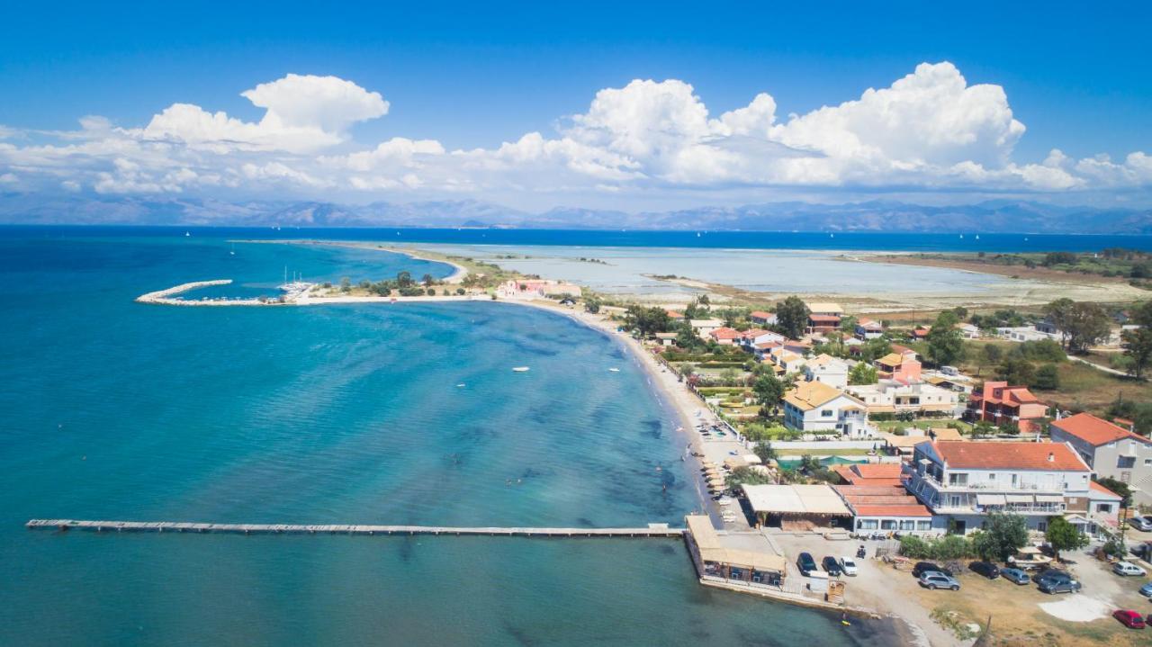 Petrakis Beach 레프킴미 외부 사진