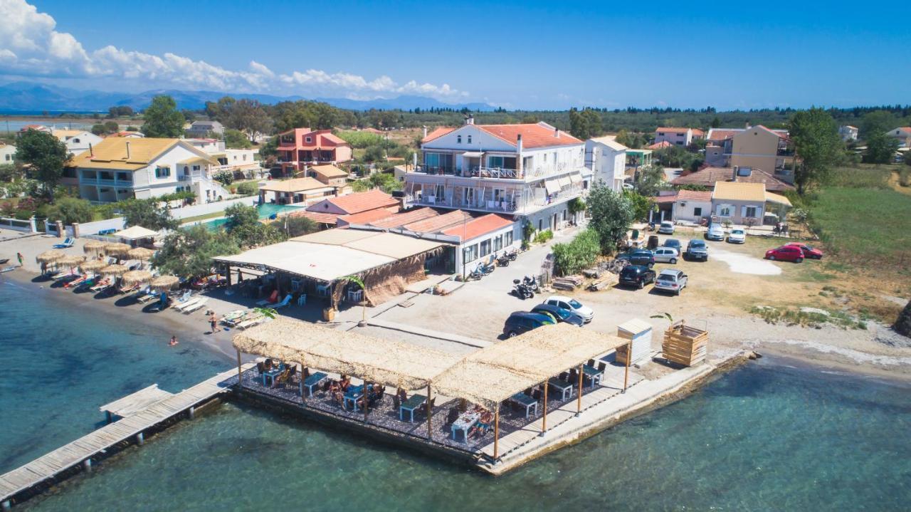 Petrakis Beach 레프킴미 외부 사진