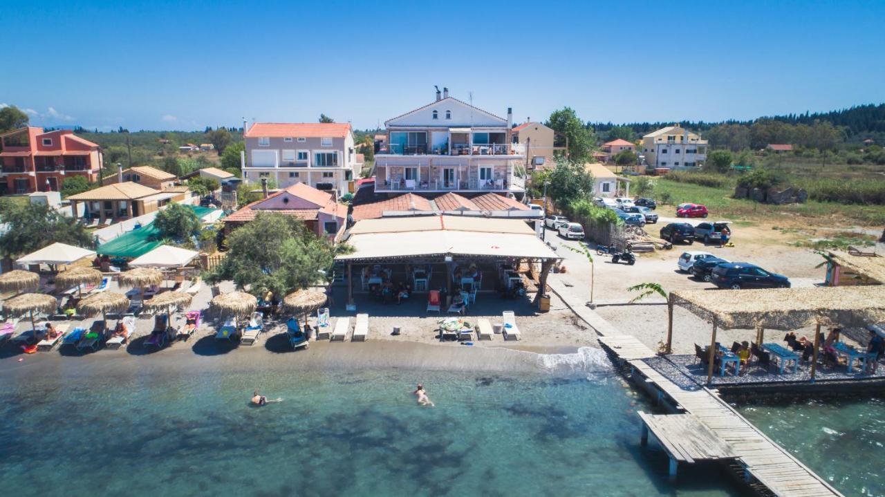 Petrakis Beach 레프킴미 외부 사진