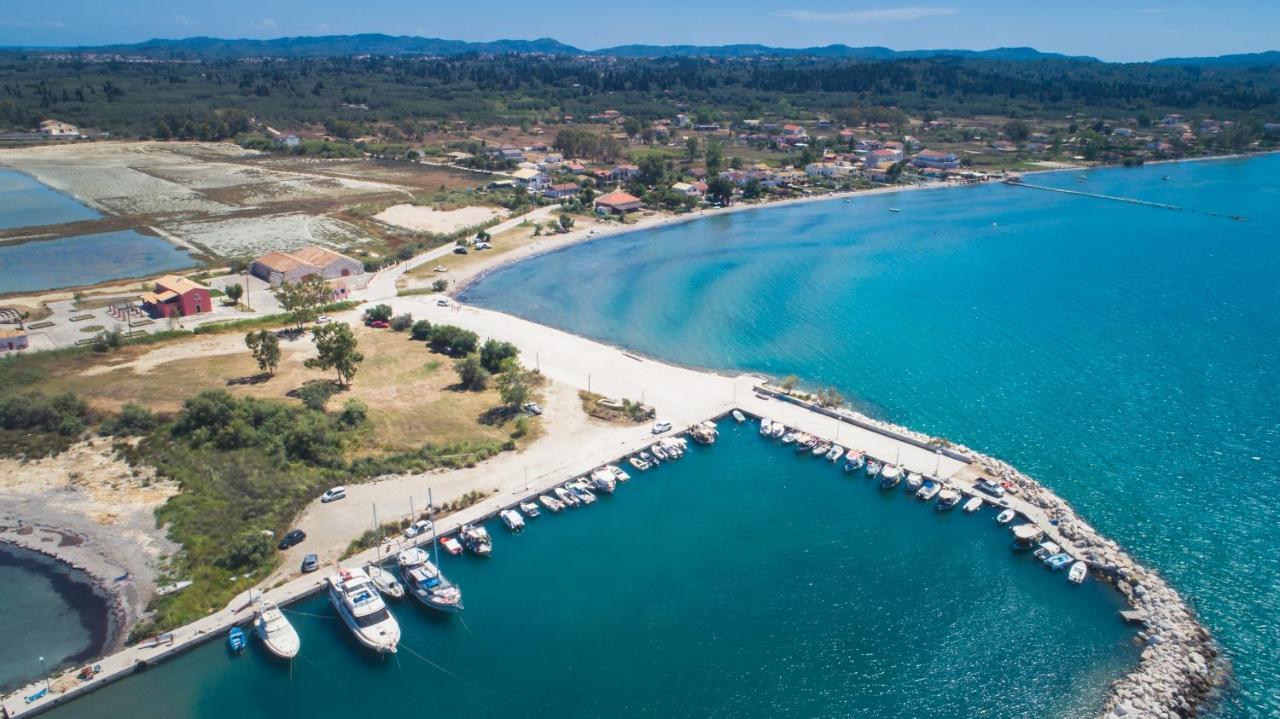 Petrakis Beach 레프킴미 외부 사진