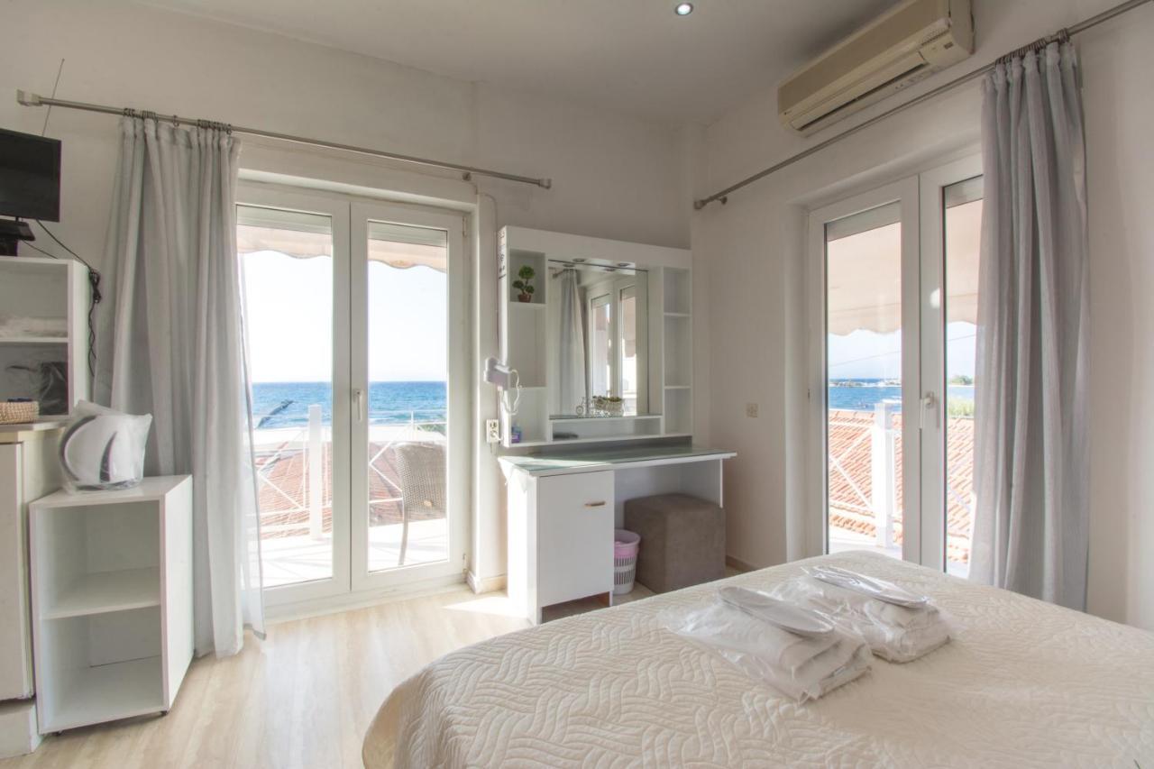 Petrakis Beach 레프킴미 외부 사진