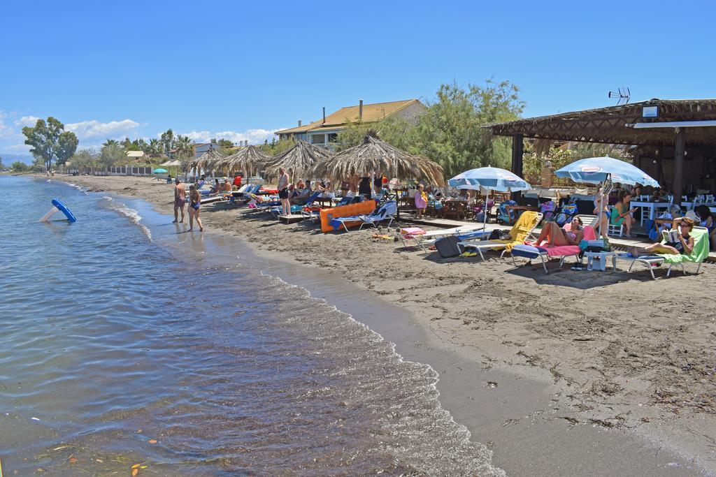 Petrakis Beach 레프킴미 외부 사진