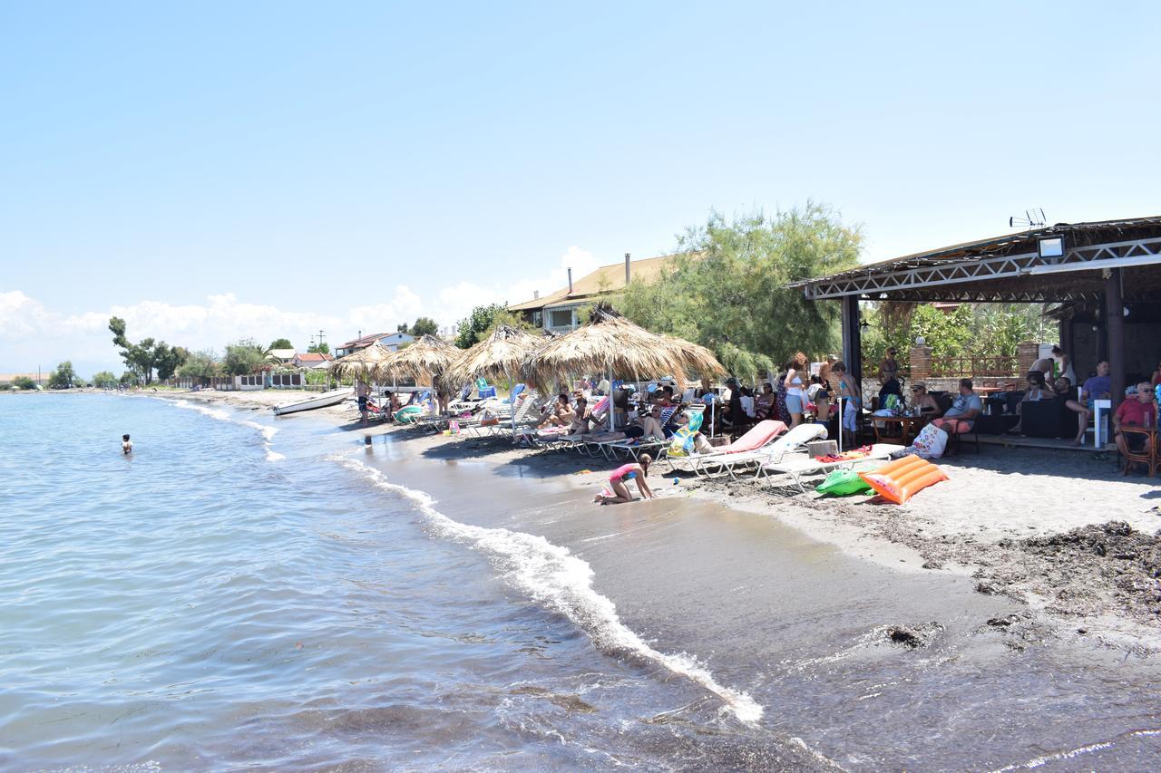 Petrakis Beach 레프킴미 외부 사진